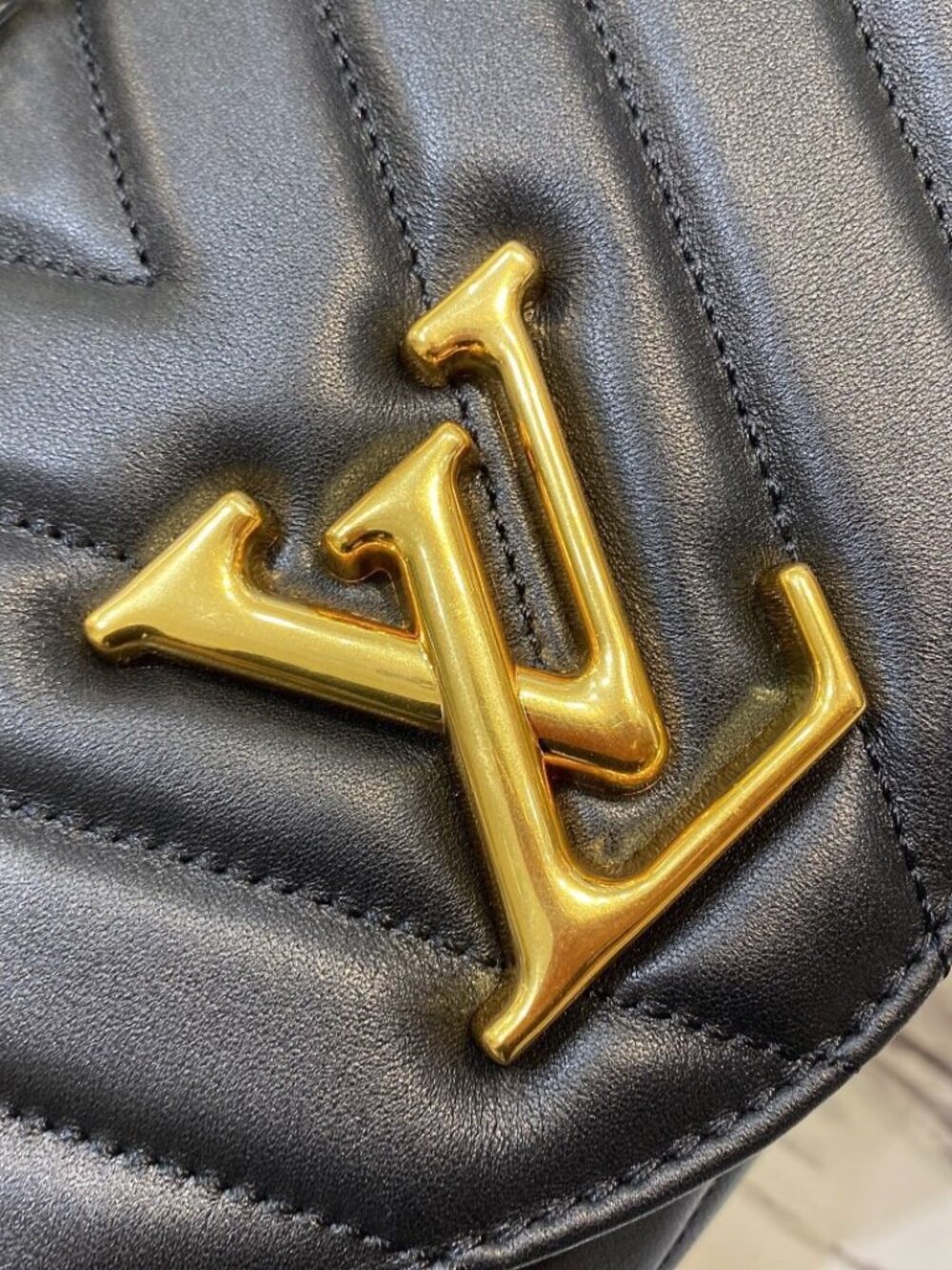 Louis Vuitton New Wave Chain Bag MM Black - Picture 2 of 6